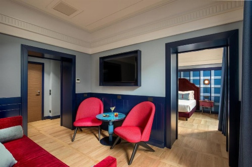 The Independent Hotel image 5